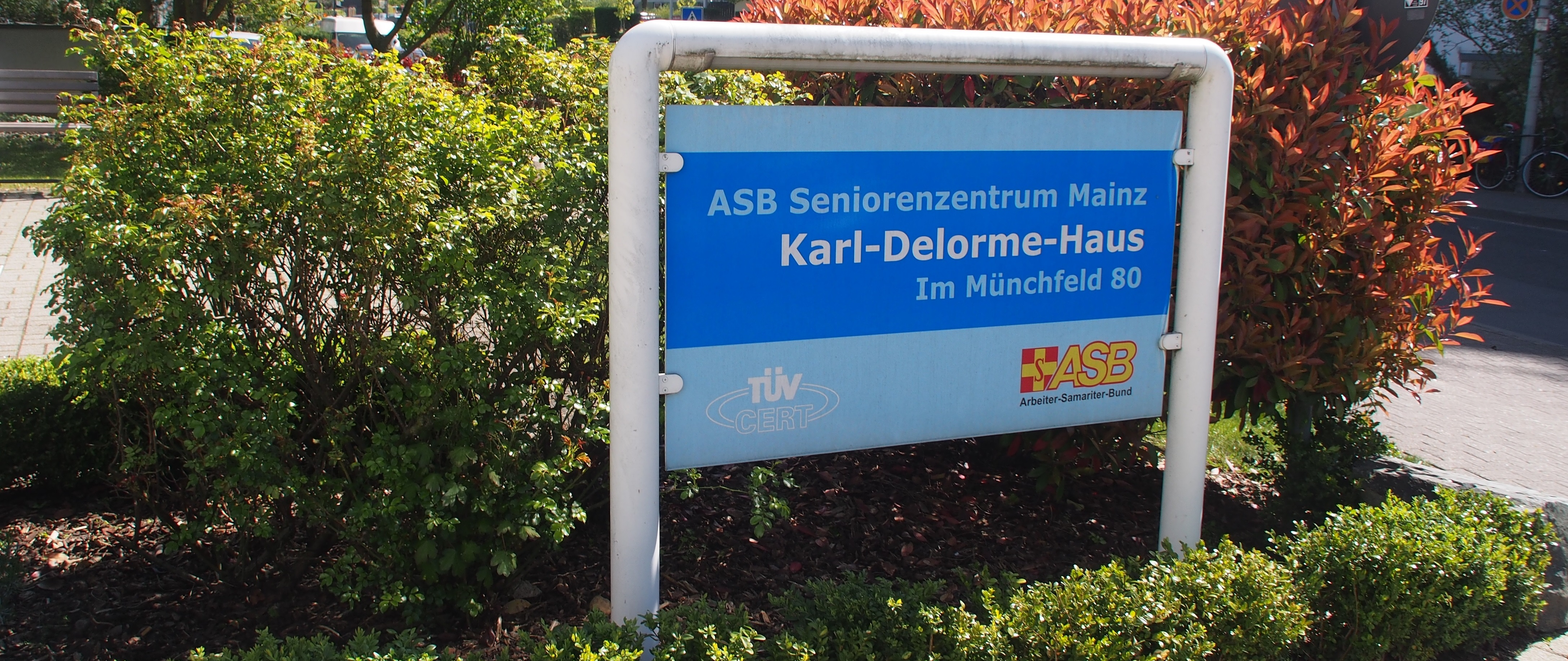 TITEL SZ MZ1.jpg Eingangsschild.jpg